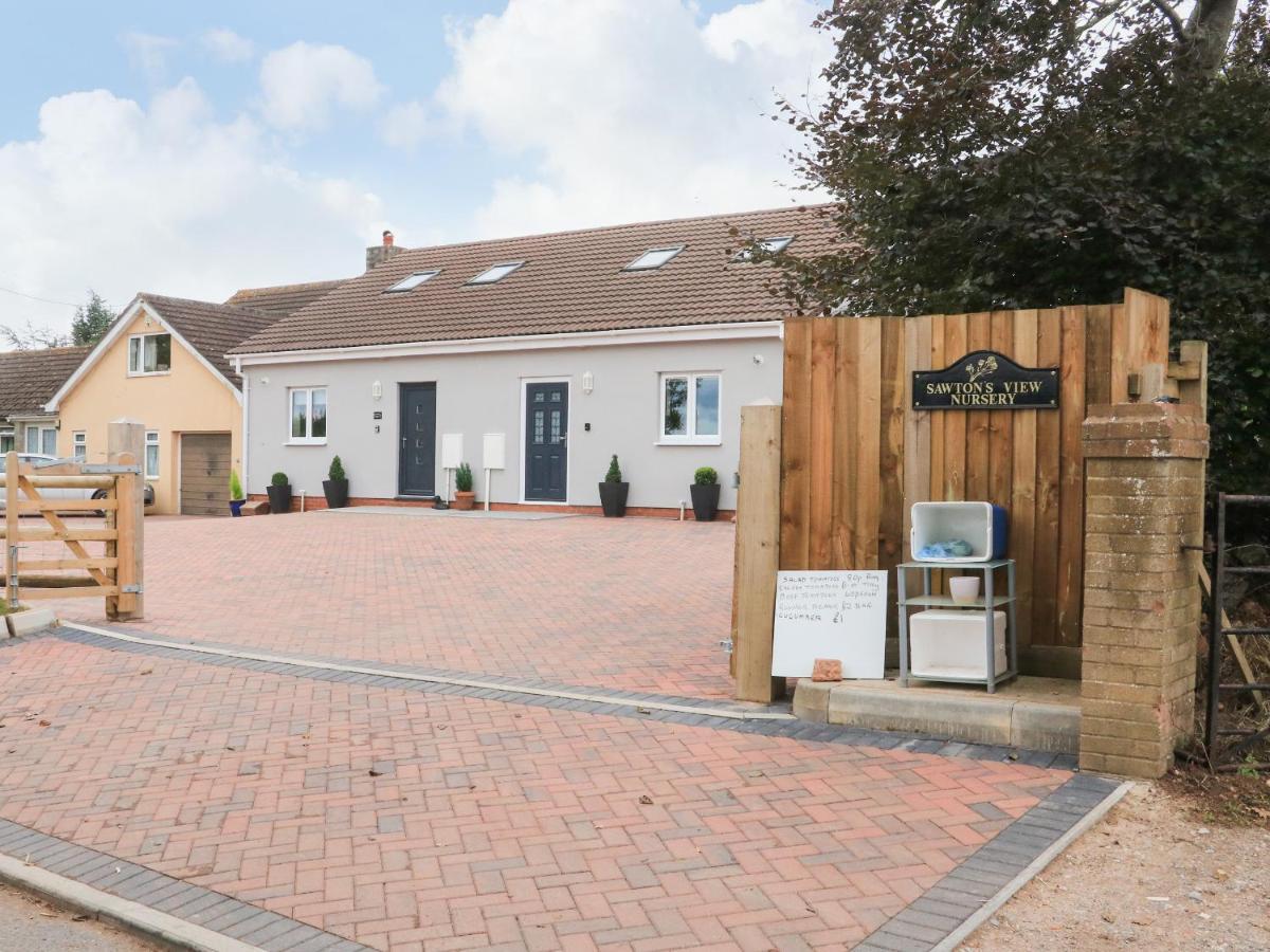 Sawtons Cottage 2 Dawlish Exterior photo